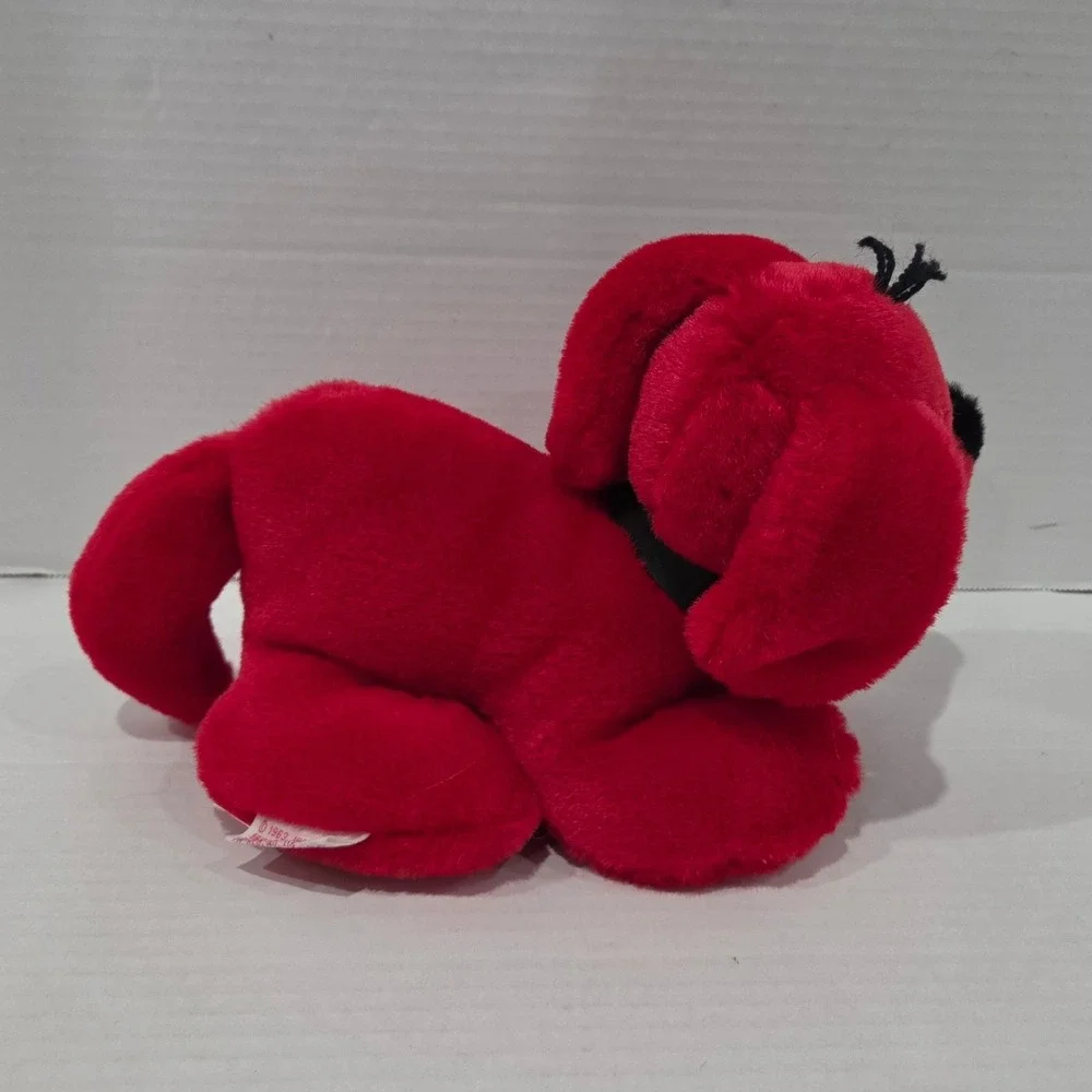 Vintage 1990 Dakin Clifford the Big Red Dog Plush Stuffed Animal Toy Red 9 Inch